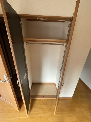 狛江市中和泉１丁目のアパートの収納