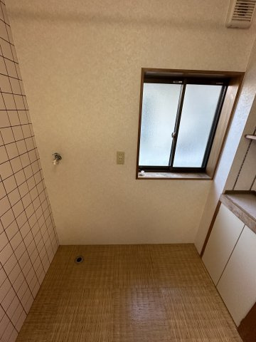 豊田市京町2丁目貸家の居間・リビング