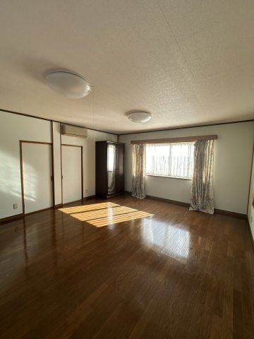 豊田市京町2丁目貸家の居間・リビング