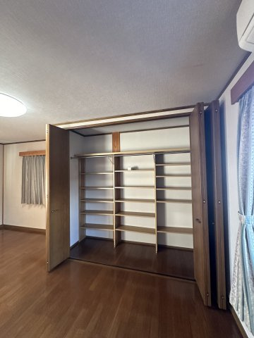 豊田市京町2丁目貸家の居間・リビング