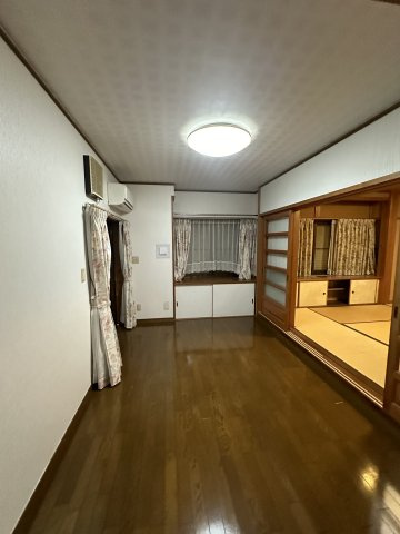 豊田市京町2丁目貸家の居間・リビング