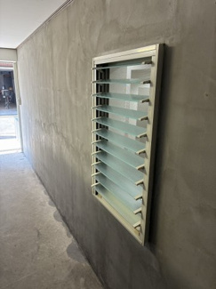 【その他】 | 江戸川区南小岩２丁目 売戸建 | 洗面所から駐車場への換気窓