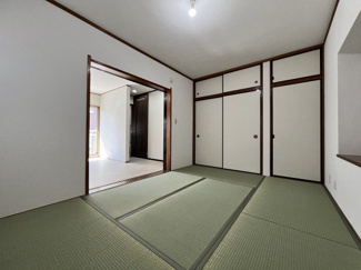 【和室】 | 江戸川区南小岩２丁目 売戸建 | ６帖和室には押入と天袋もございます♪