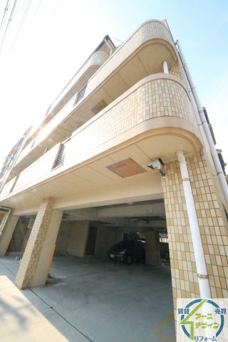 ヴィラパストラルⅠの駐車場