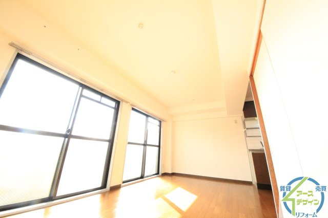 ヴィラパストラルⅠの居間・リビング