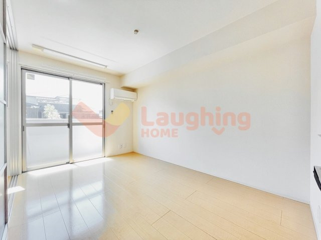 シンシアの内装|明るい色調の室内です