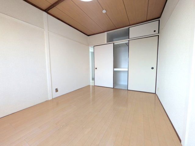 渦ヶ森コーポ10号館の洋室