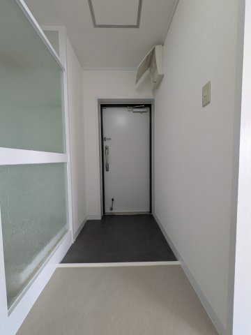 渦ヶ森コーポ10号館の玄関