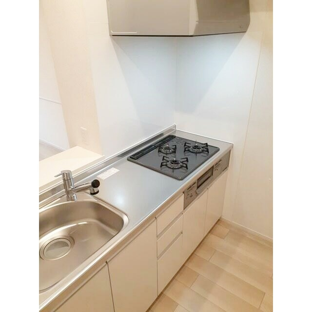 メナージュ・リアンのキッチン|【都市ガス♪】3口ガスコンロカウンターキッチン