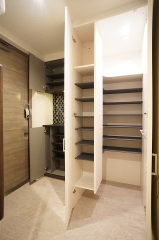 グランシエルの玄関|玄関にはたっぷりシューズＢＯＸとＳＩＣが大容量♪