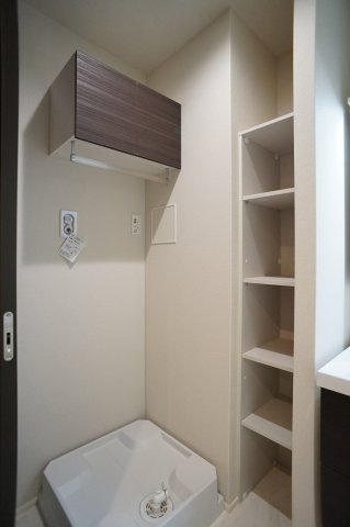 グランシエルの洗面所|洗濯機はもちろん室内！棚もあります♪