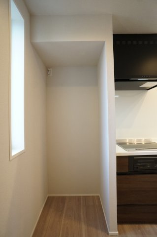 グランシエルのキッチン|キッチン左には冷蔵庫置場♪