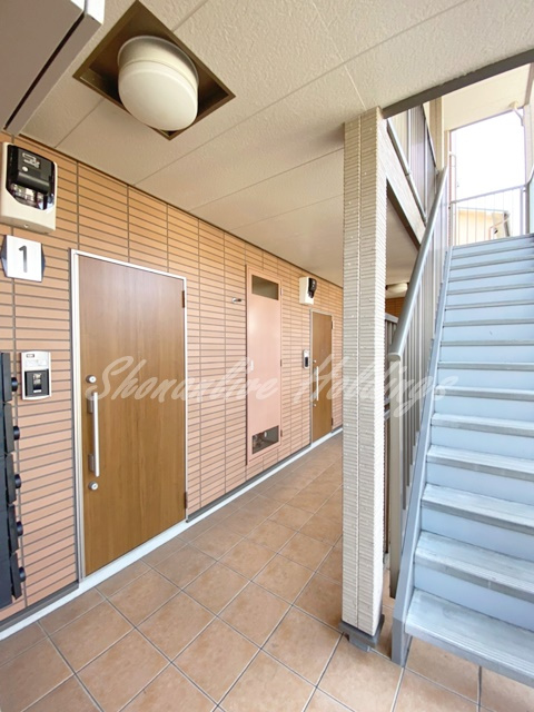 プラシードのエントランス|綺麗に管理されたエントランス