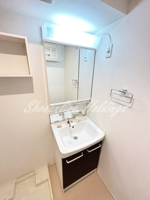 プラシードの洗面所|収納豊富な独立洗面台