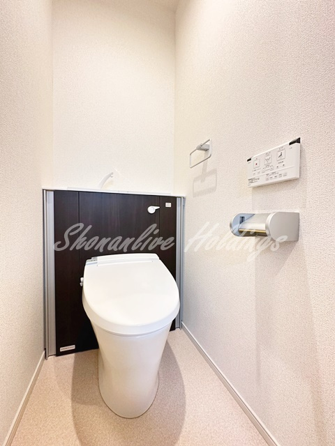 プラシードのトイレ|お洒落なタンクレストイレ