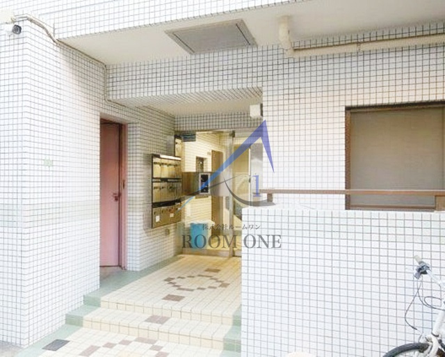 ライオンズマンション三軒茶屋第７のエントランス|エントランスです。