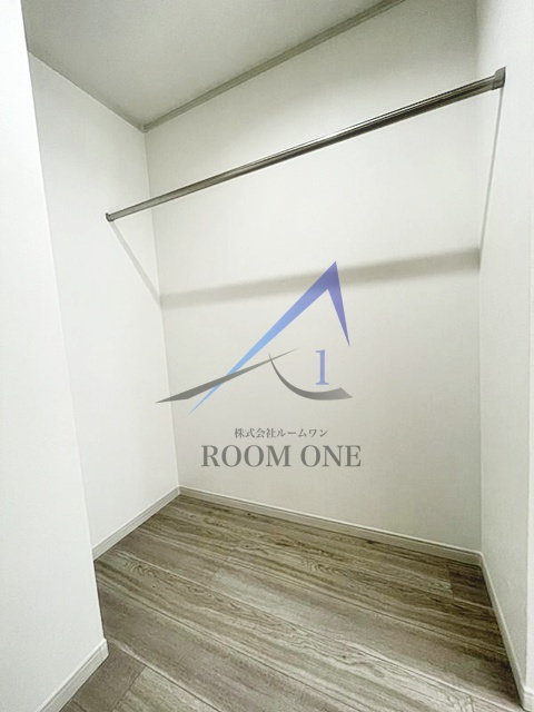 ハーミットクラブハウストゥギャザー鶴見岸谷の収納|ウォークインクローゼットです。