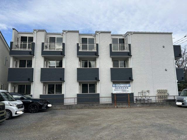 【賃貸アパート】エバーズ鶴ヶ島の外観|外観は落ち着いています