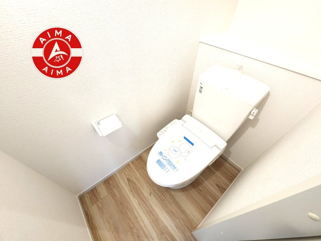 太宰府市朱雀4丁目第4-2棟（1号棟）　の内観：施工例|温水洗浄便座を完備しております。2ヶ所にトイレがあるのは朝の慌ただしい時間も安心です。