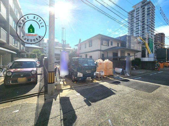 福岡市西区姪の浜1丁目第1-2棟（1号棟）　の前面道路含む現地写真|見学の時間などお気軽にお問い合わせ下さい。