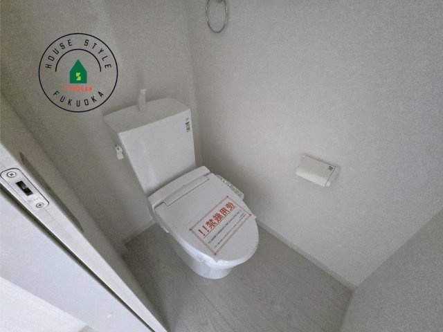 福岡市西区姪の浜1丁目第1-2棟（2号棟）　の内観：施工例|温水洗浄便座を完備しております。2ヶ所にトイレがあるのは朝の慌ただしい時間も安心です。