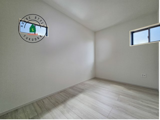 福岡市西区姪の浜1丁目第1-2棟（2号棟）　の内観：施工例|採光良好な洋室は全居室、複層ガラスの遮熱効果と断熱効果で、一年中快適に過ごせます。