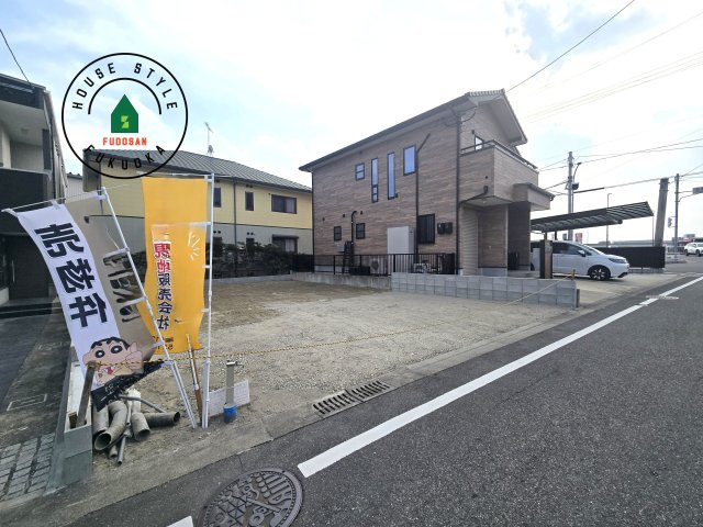 福岡市東区松崎2丁目第1-1棟（1号棟）の前面道路含む現地写真|見学の時間などお気軽にお問い合わせ下さい。