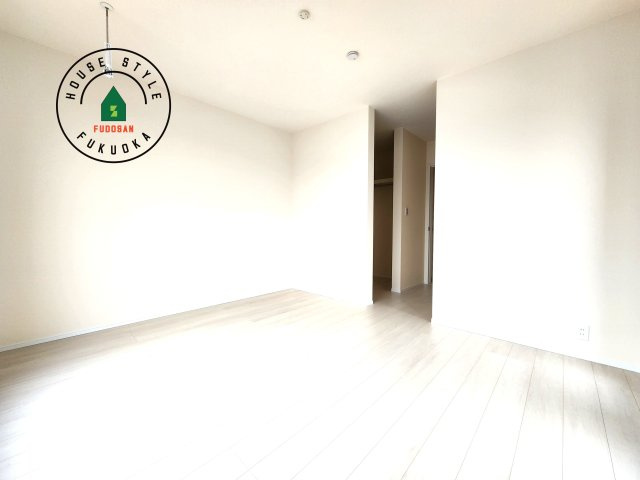 福岡市城南区七隈2丁目第6-2棟（2号棟）の寝室|主寝室には収納力に優れたクローゼットがありますので、お部屋もすっきり片付きます。