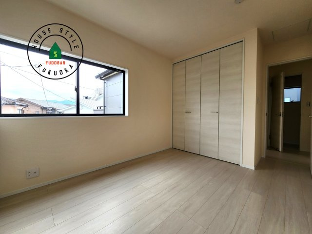 福岡市城南区七隈2丁目第6-2棟（2号棟）の洋室|採光良好な洋室は全居室、複層ガラスの遮熱効果と断熱効果で、一年中快適に過ごせます。