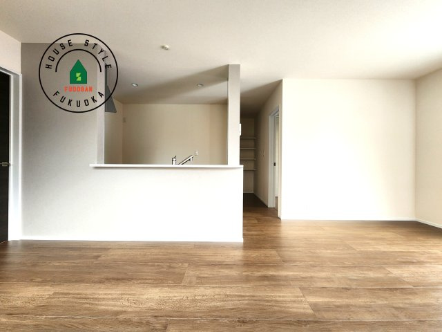 福岡市城南区七隈2丁目第6-2棟（1号棟）の居間・リビング|キッチンからリビングをしっかり確認できます。家族の笑顔があふれる空間になりそうですね。