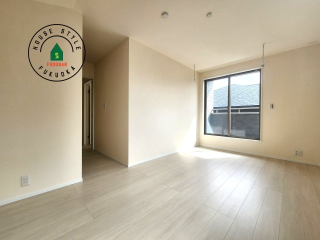 福岡市南区長住5丁目第8-3棟（2号棟）の内観：施工例|主寝室には収納力に優れたクローゼットがありますので、お部屋もすっきり片付きます。