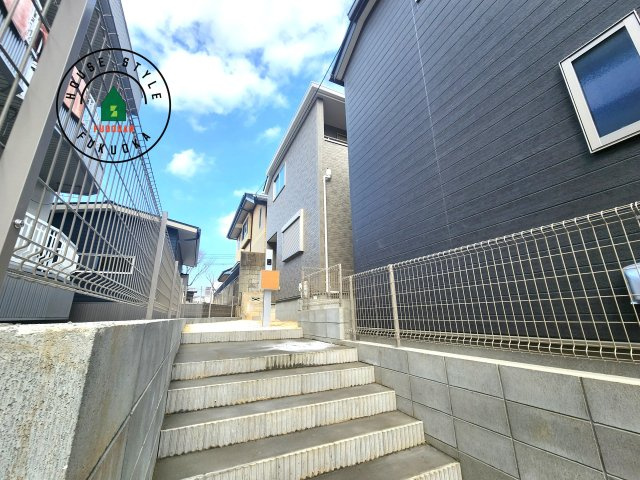 福岡市南区長住5丁目第8-3棟（2号棟）の前面道路含む現地写真|見学の時間などお気軽にお問い合わせ下さい。