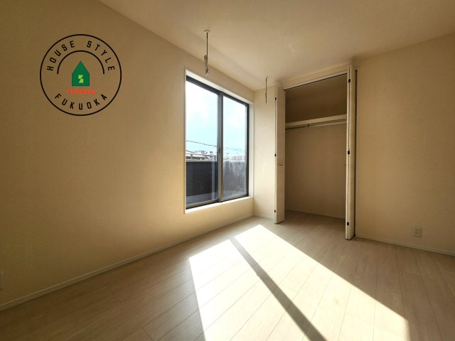 福岡市南区長住5丁目第8-3棟（3号棟）の内観：施工例|主寝室には収納力に優れたクローゼットがありますので、お部屋もすっきり片付きます。