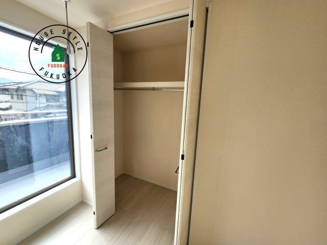 福岡市南区長住5丁目第8-3棟（3号棟）の内観：施工例|洋服や大きな荷物が多い方や人数の多いご家族などは、一般的なクローゼットよりもウォークインクローゼットのほうが使い勝手が良いです。