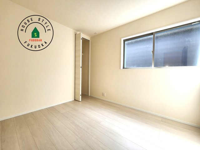 福岡市南区長住5丁目第8-3棟（3号棟）の内観：施工例|採光良好な洋室は全居室、複層ガラスの遮熱効果と断熱効果で、一年中快適に過ごせます。