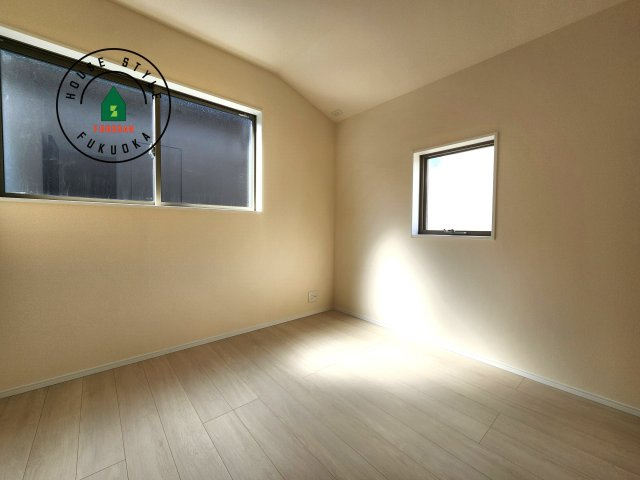 福岡市南区長住5丁目第8-3棟（3号棟）の内観：施工例|穏やかな光が差し込む室内には、穏やかな時間が流れます。