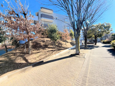 【外観】 | リステージパルティエソレイユ　駐車場無料/駅徒歩10分/最上階・角部屋/ペット可 | ◆その邸が魅せる、気品・上質・重厚感・極細やかさ、そのすべては訪れた者に安らぎと品性を与える特別な空間です。ここに住むからこそ意味がある。すべての（始まり）をここから迎えます。