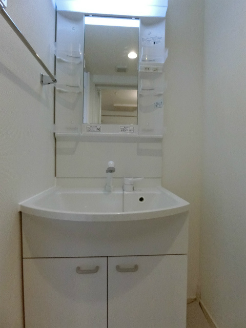 【賃貸マンション】リブリ・天沼の洗面所|洗面所です