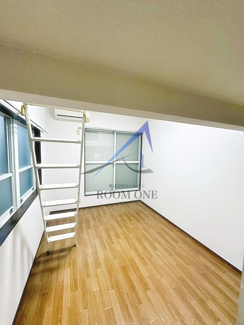 マンションヒストリーの居間・リビング|洋室のお部屋です。