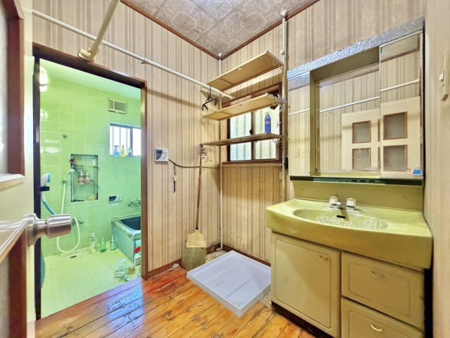 【店舗付】東茨城郡大洗町中古物件の独立洗面台