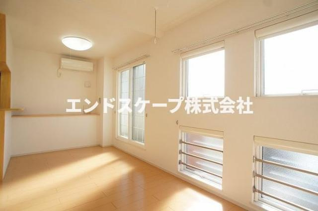 グレイス・ヴィラの居間・リビング|高崎、前橋のお部屋探しはエンドスケープまで！お客様の理想お聞かせ下さい♪