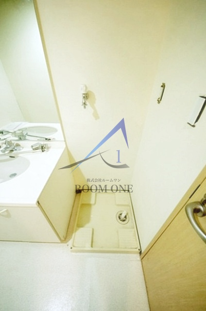 ジ・アパートメント　ヒルトップ中野の設備|洗濯機置き場です。