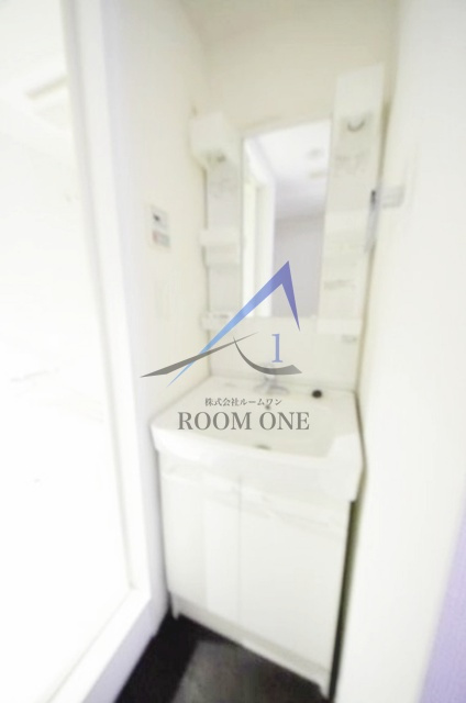 レーヴ横浜蒔田フェルクルールの洗面所|洗面台です。