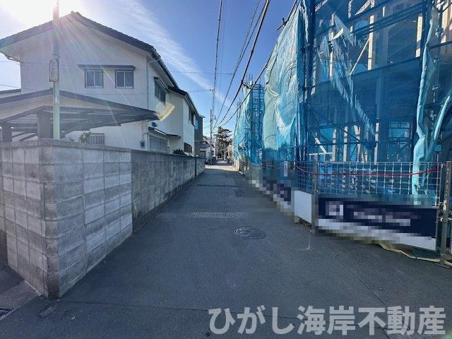 藤沢市羽鳥3丁目　新築戸建　全6棟の前面道路含む現地写真|1月31日撮影　建築中　現地外観
