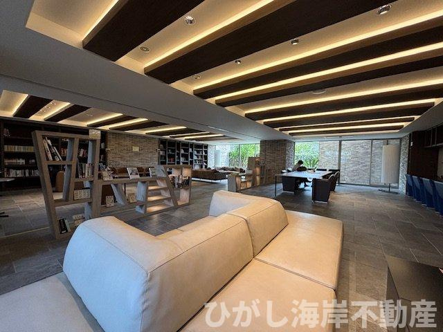 プレミスト湘南辻堂フォレストフェイスのその他|紀伊國屋書店によるセレクトで、読書の幅が広がるクラブライブラリーを敷地内にご用意。