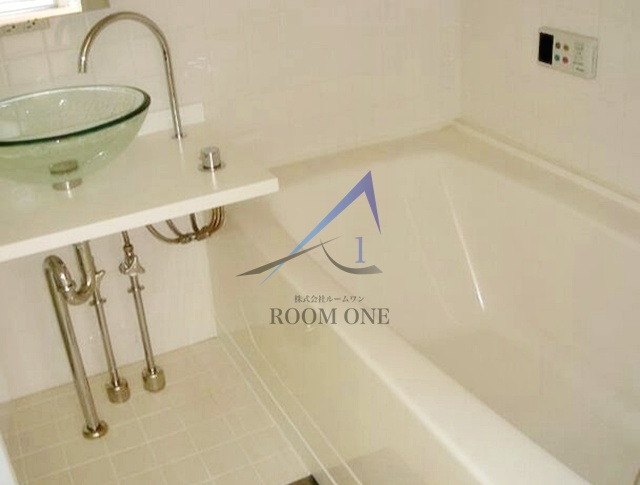 ラグジュアリーアパートメント森下の浴室|お風呂です。