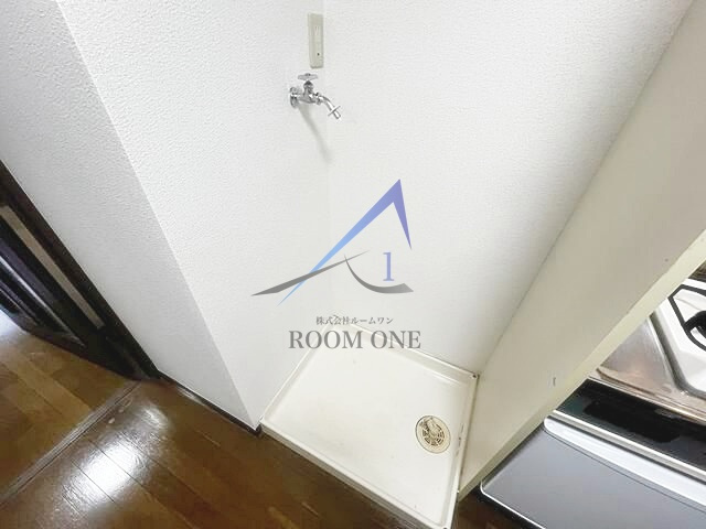 深川富岡三番館の設備|洗濯機置き場です。