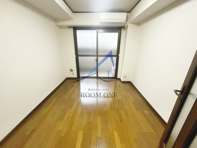 深川富岡三番館の居間・リビング|洋室のお部屋です。