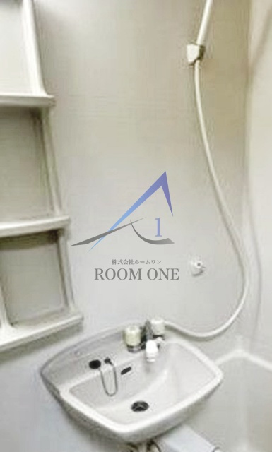 深川富岡三番館の洗面所|洗面台です。