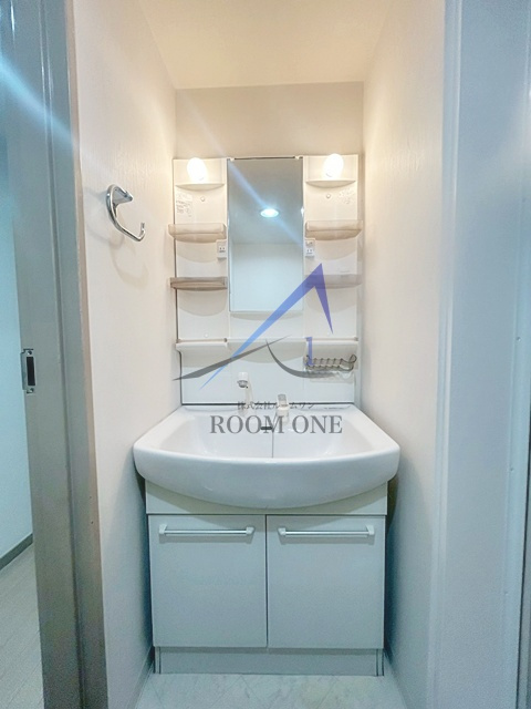 西池袋グリーンハイツの洗面所|独立洗面台です。